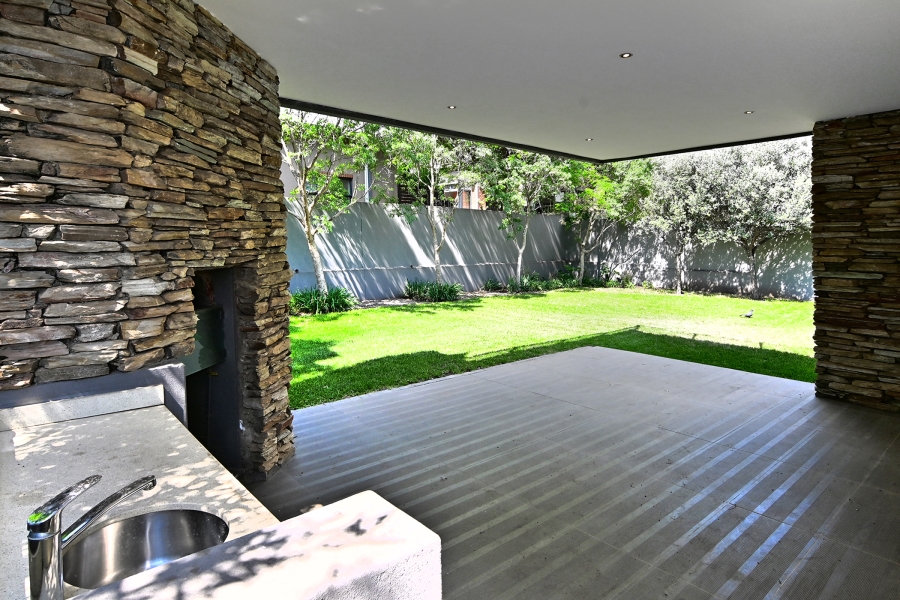 4 Bedroom Property for Sale in Waterfall Country Village Gauteng