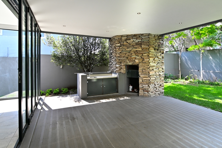 4 Bedroom Property for Sale in Waterfall Country Village Gauteng