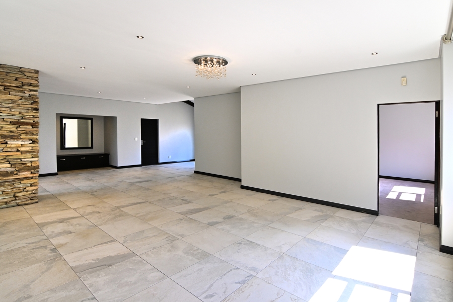4 Bedroom Property for Sale in Waterfall Country Village Gauteng