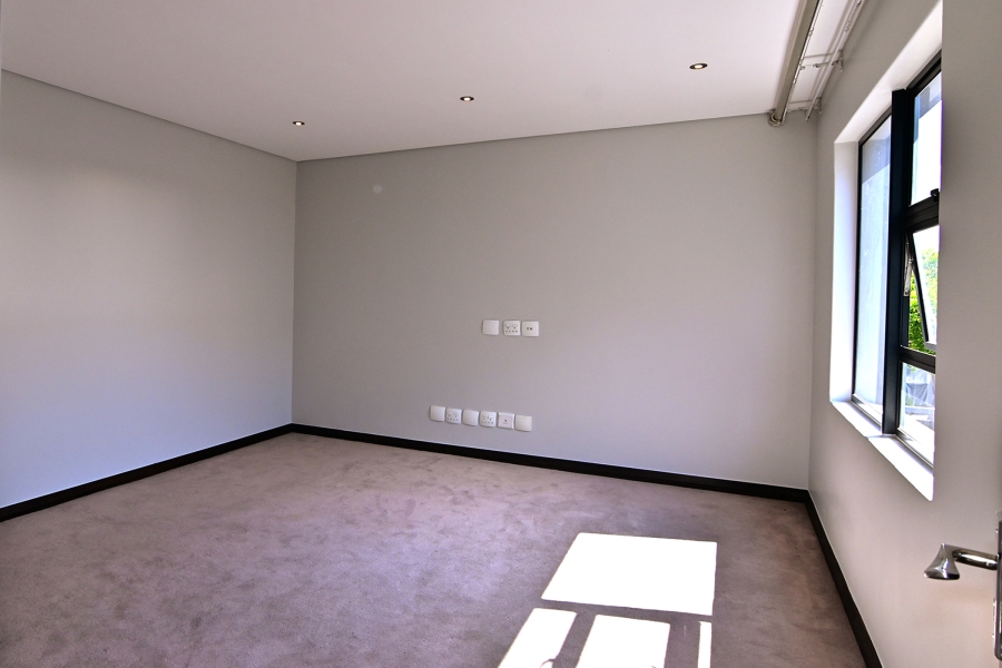 4 Bedroom Property for Sale in Waterfall Country Village Gauteng