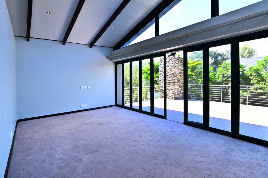 4 Bedroom Property for Sale in Waterfall Country Village Gauteng
