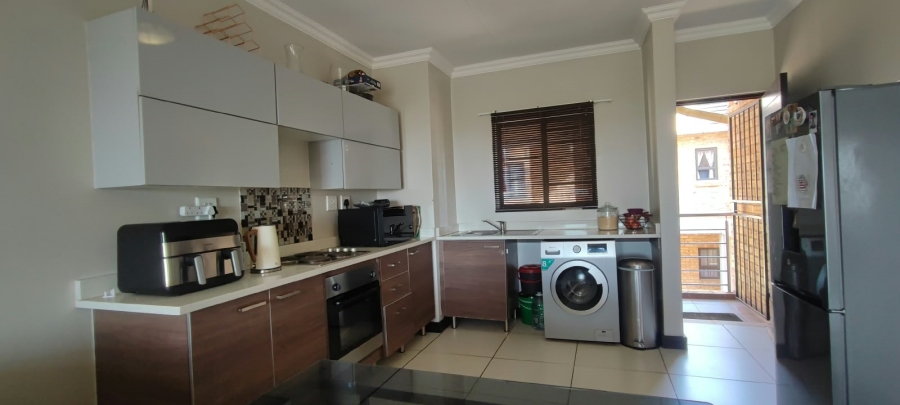 To Let 2 Bedroom Property for Rent in Rooihuiskraal North Gauteng