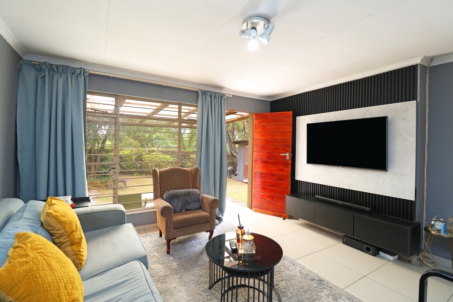 2 Bedroom Property for Sale in Sonneglans Gauteng