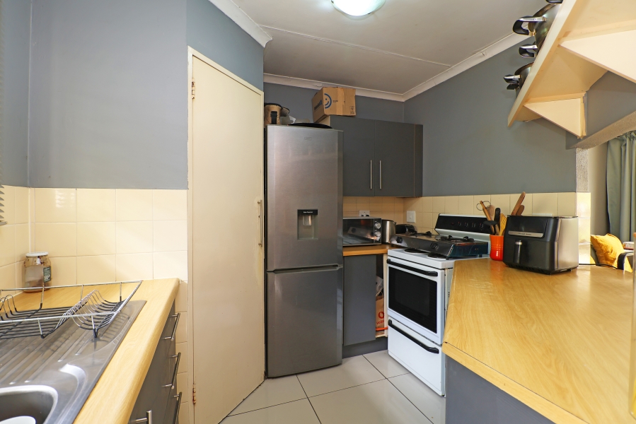 2 Bedroom Property for Sale in Sonneglans Gauteng