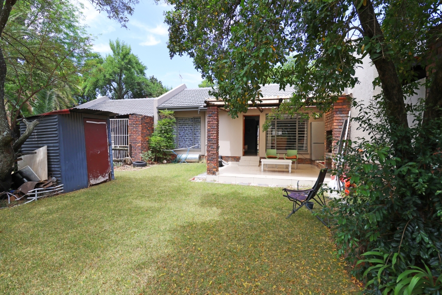 2 Bedroom Property for Sale in Sonneglans Gauteng