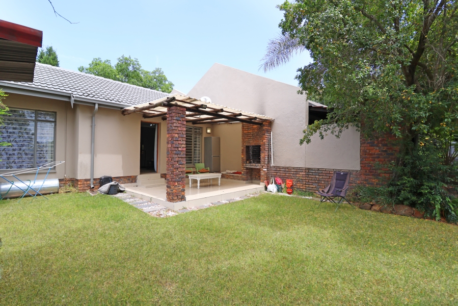 2 Bedroom Property for Sale in Sonneglans Gauteng