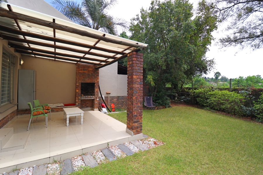 2 Bedroom Property for Sale in Sonneglans Gauteng