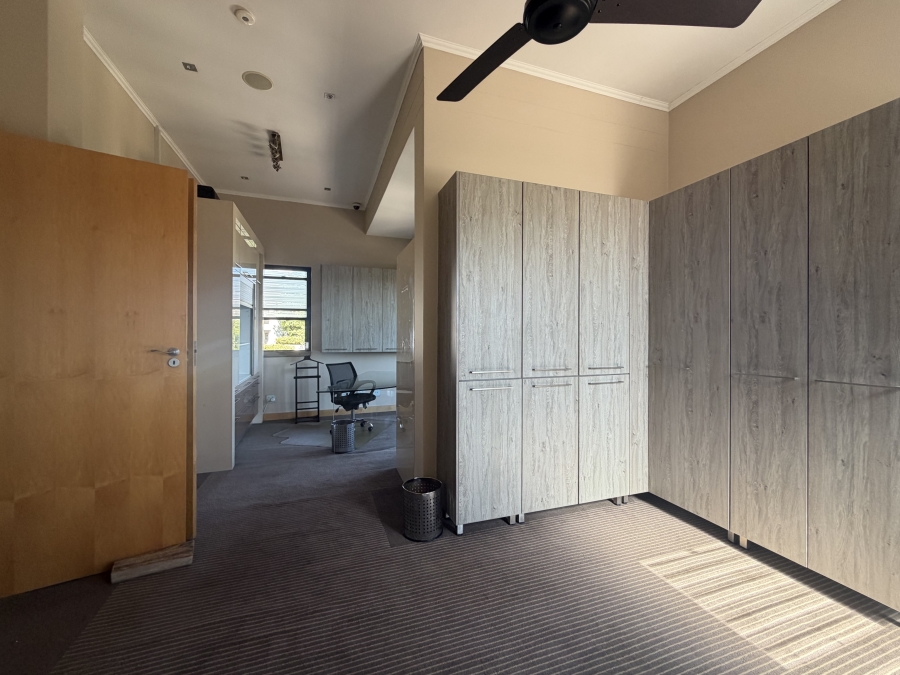 5 Bedroom Property for Sale in Waterkloof Ridge Gauteng