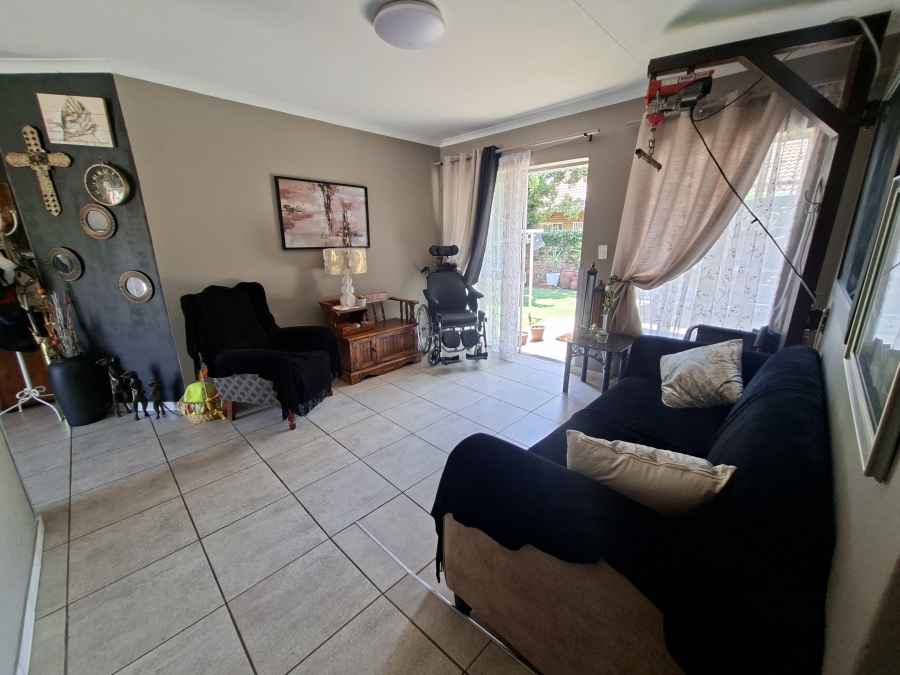 3 Bedroom Property for Sale in Die Wilgers Gauteng