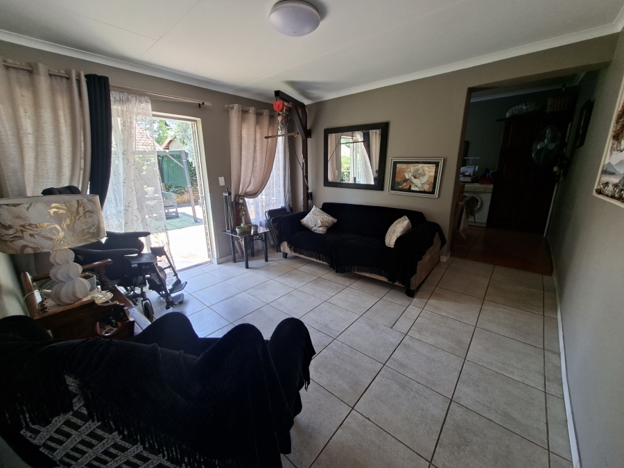 3 Bedroom Property for Sale in Die Wilgers Gauteng