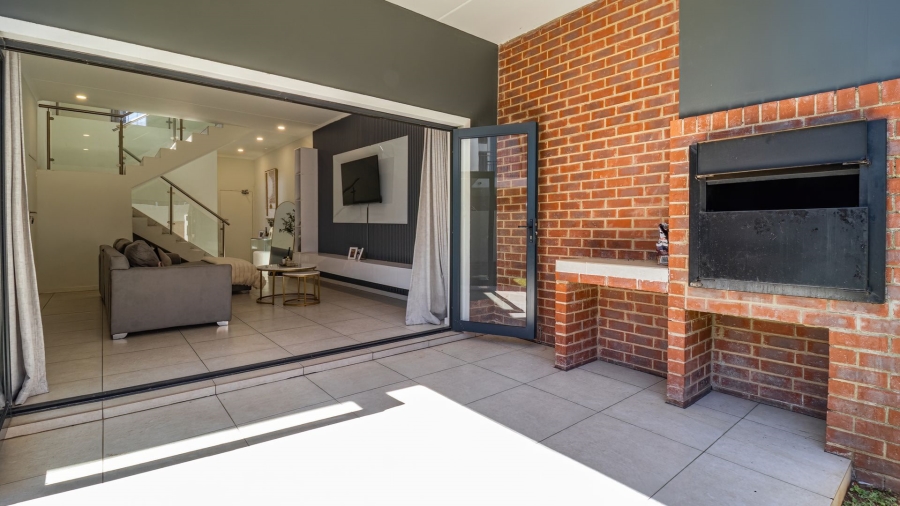 3 Bedroom Property for Sale in Sunninghill Gauteng