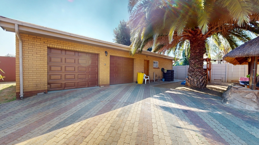 5 Bedroom Property for Sale in Albemarle Gauteng