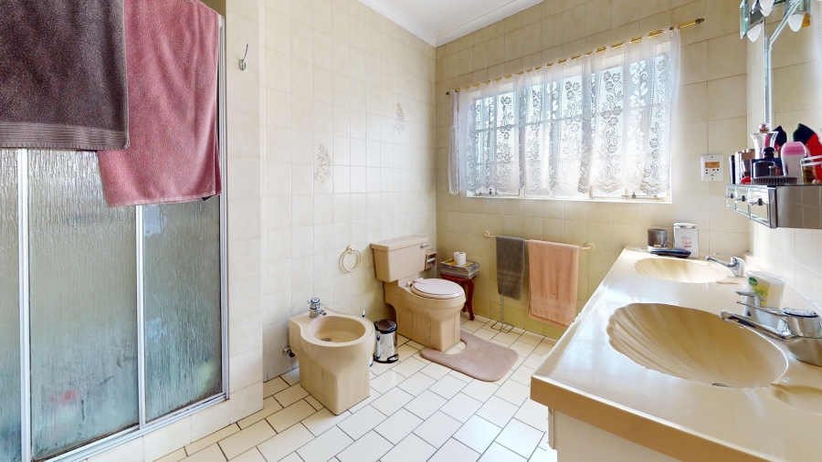 5 Bedroom Property for Sale in Albemarle Gauteng