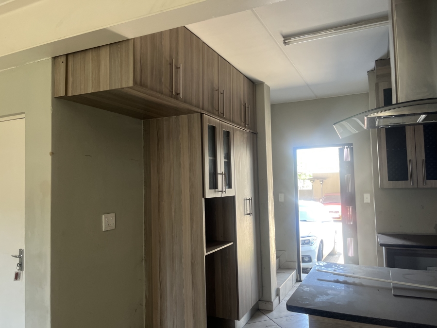 3 Bedroom Property for Sale in Albertsdal Gauteng