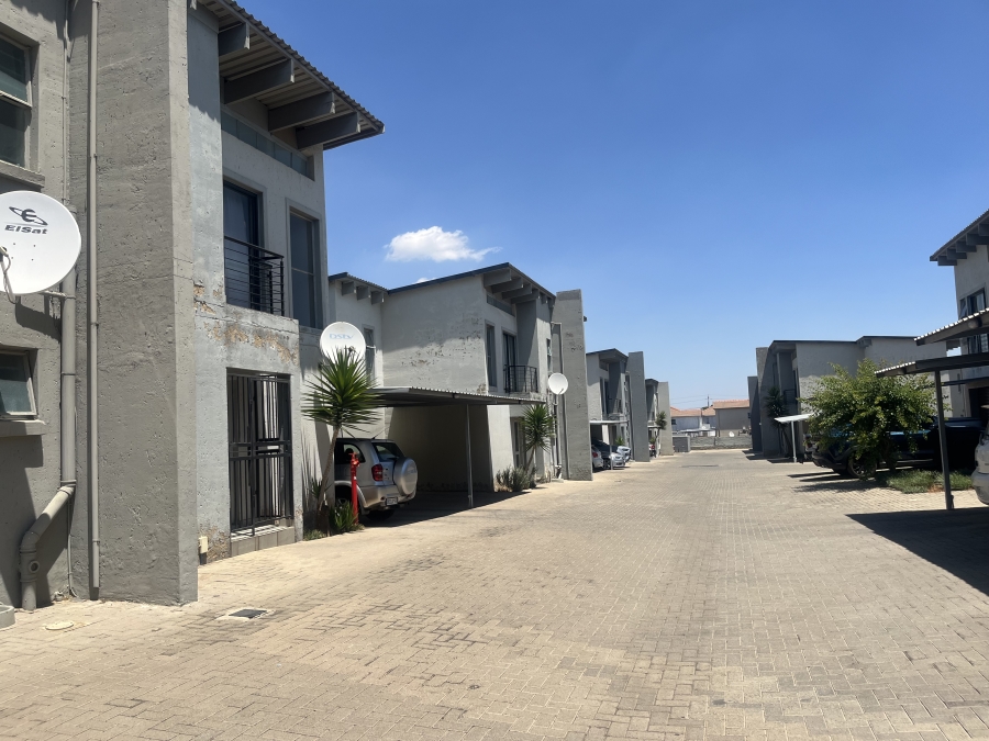 3 Bedroom Property for Sale in Albertsdal Gauteng