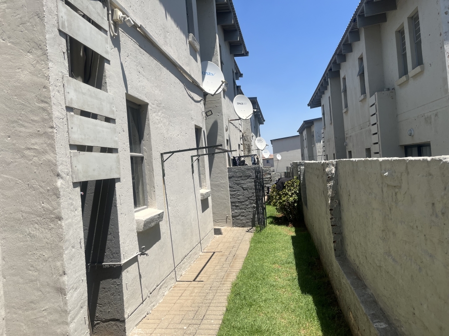 3 Bedroom Property for Sale in Albertsdal Gauteng