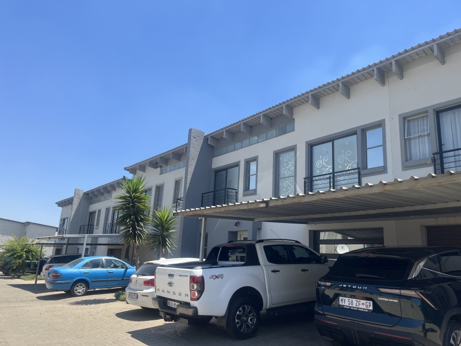 3 Bedroom Property for Sale in Albertsdal Gauteng