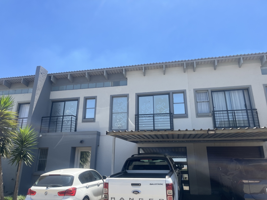 3 Bedroom Property for Sale in Albertsdal Gauteng