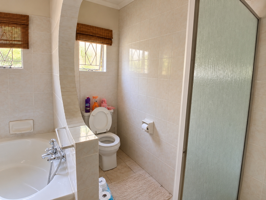 4 Bedroom Property for Sale in Three Rivers East Gauteng