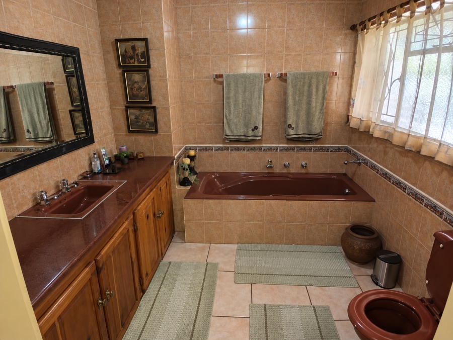 4 Bedroom Property for Sale in Three Rivers East Gauteng