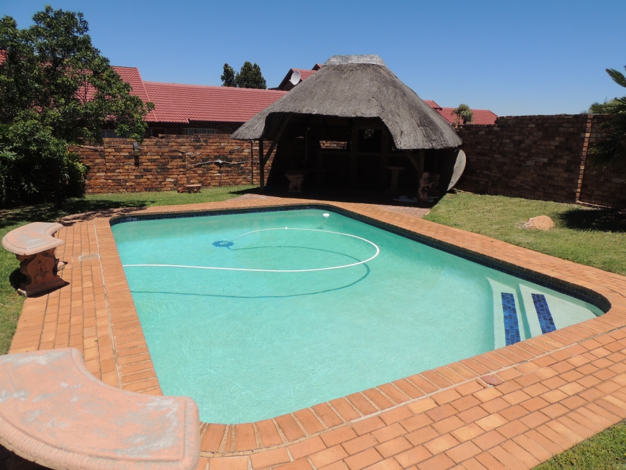 5 Bedroom Property for Sale in South Crest Gauteng