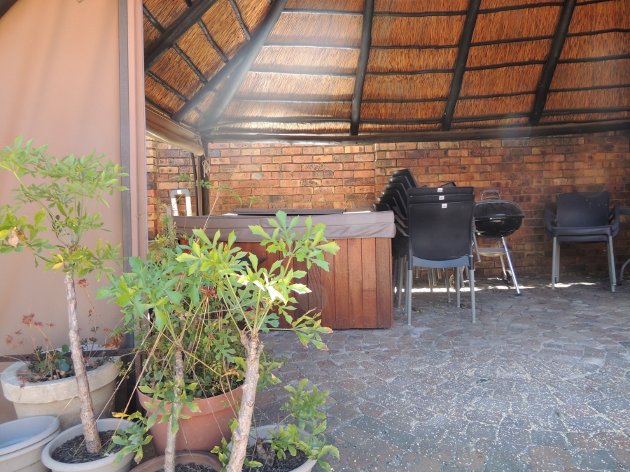 5 Bedroom Property for Sale in South Crest Gauteng