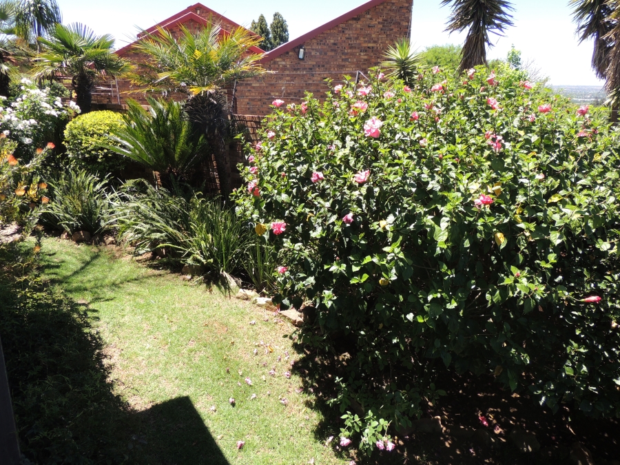 5 Bedroom Property for Sale in South Crest Gauteng