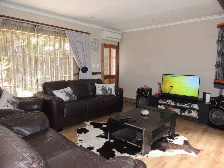 5 Bedroom Property for Sale in South Crest Gauteng