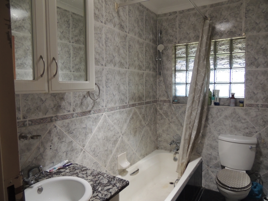 5 Bedroom Property for Sale in South Crest Gauteng