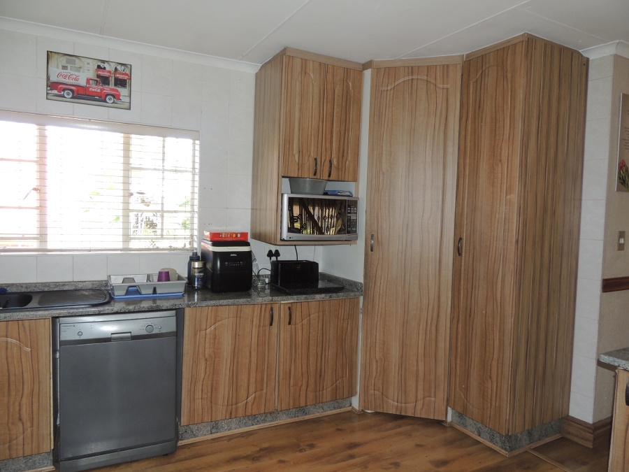 5 Bedroom Property for Sale in South Crest Gauteng