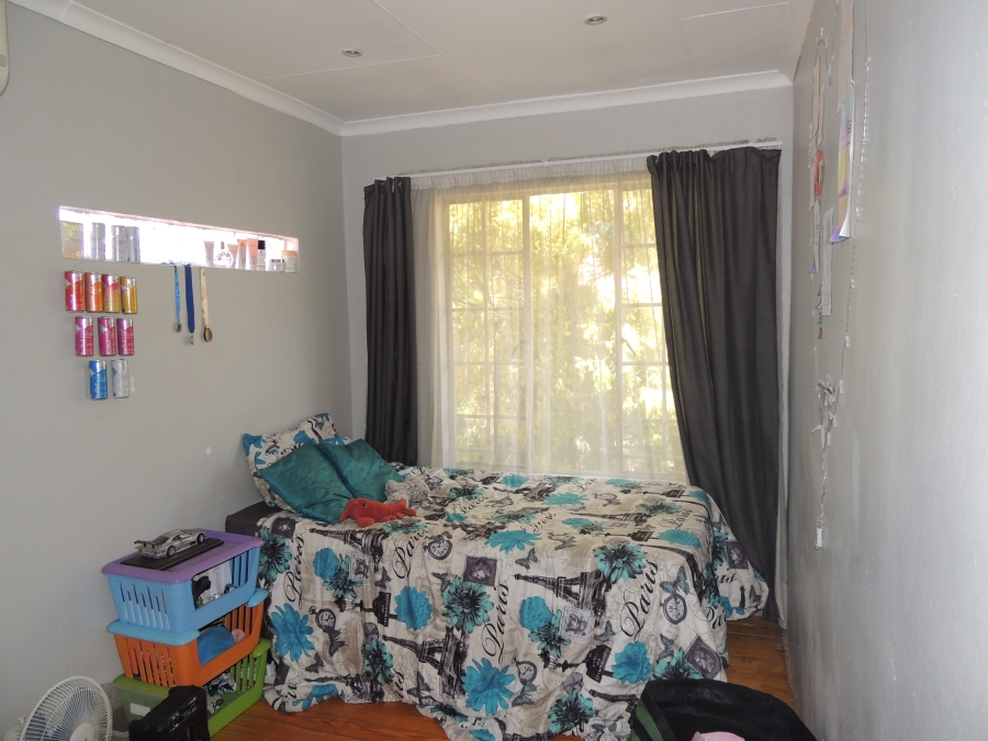 5 Bedroom Property for Sale in South Crest Gauteng