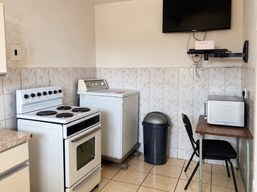 2 Bedroom Property for Sale in Vanderbijlpark CW 3 Gauteng