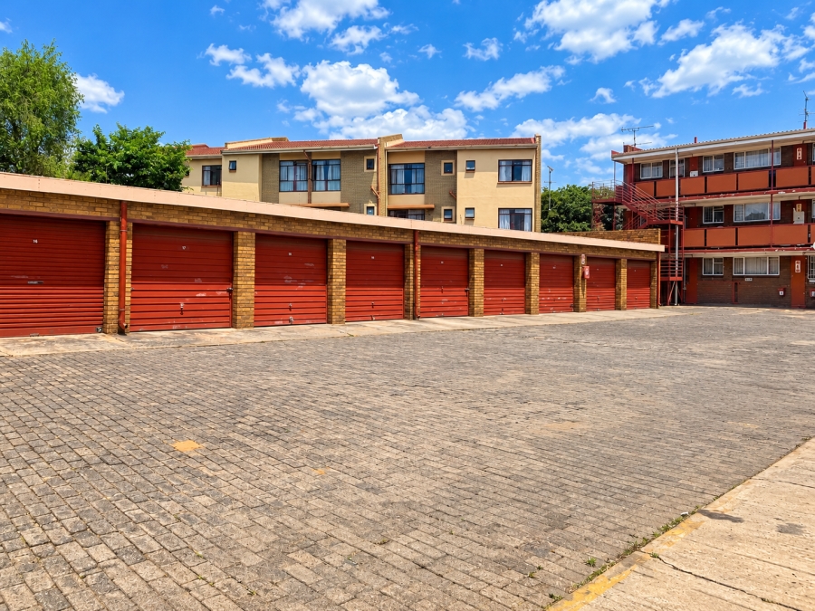 2 Bedroom Property for Sale in Vanderbijlpark CW 3 Gauteng