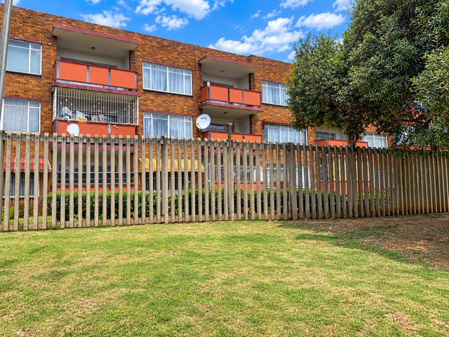 2 Bedroom Property for Sale in Vanderbijlpark CW 3 Gauteng