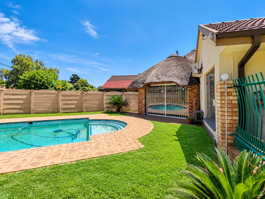 4 Bedroom Property for Sale in Risiville Gauteng