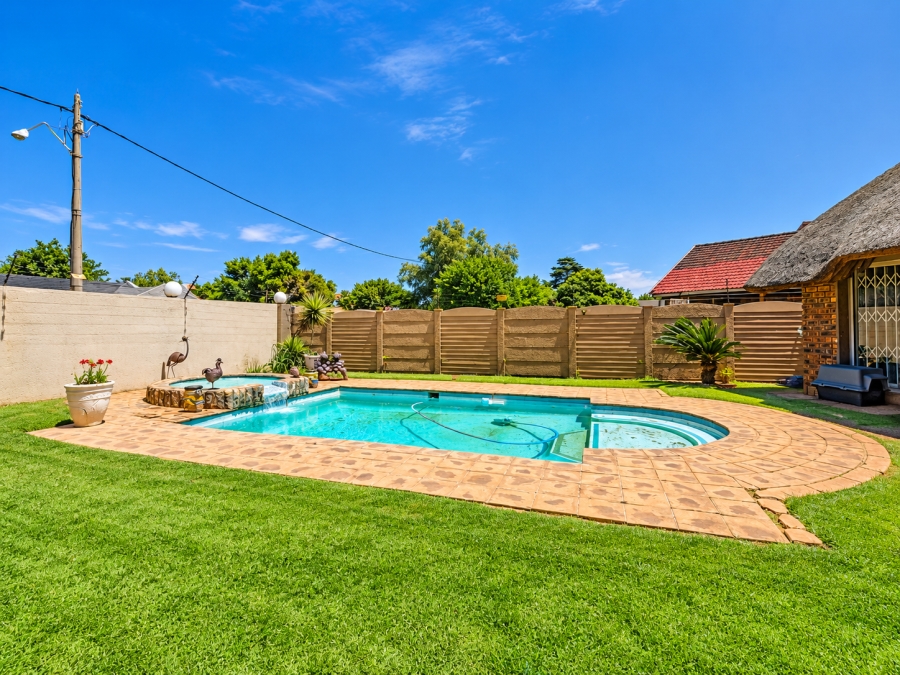 4 Bedroom Property for Sale in Risiville Gauteng
