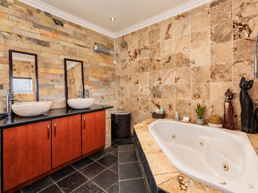 3 Bedroom Property for Sale in Three Rivers Gauteng