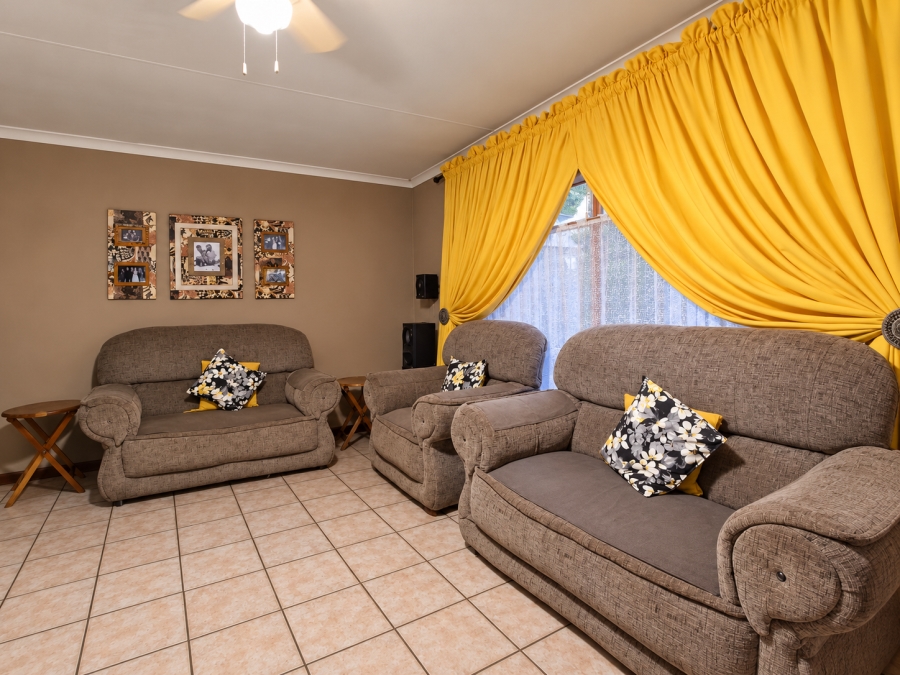 4 Bedroom Property for Sale in Falcon Ridge Gauteng