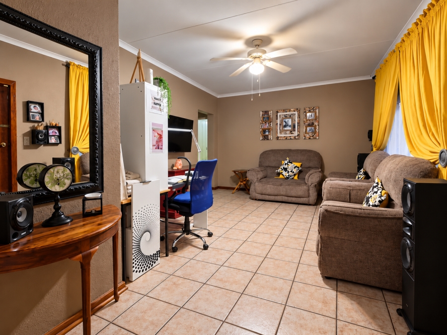 4 Bedroom Property for Sale in Falcon Ridge Gauteng