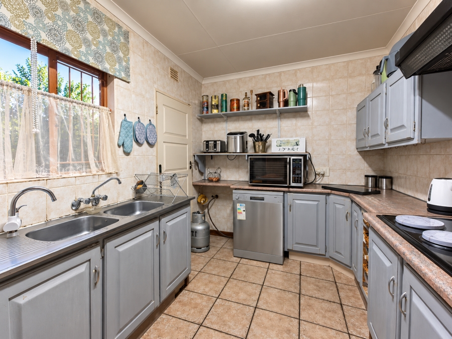 4 Bedroom Property for Sale in Falcon Ridge Gauteng