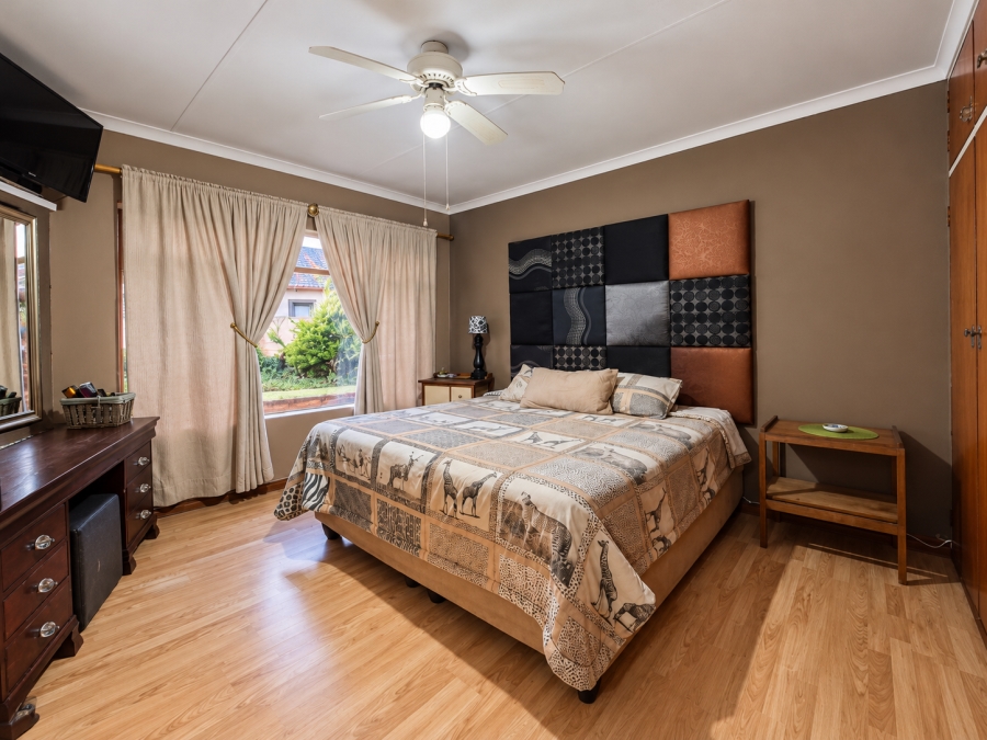 4 Bedroom Property for Sale in Falcon Ridge Gauteng