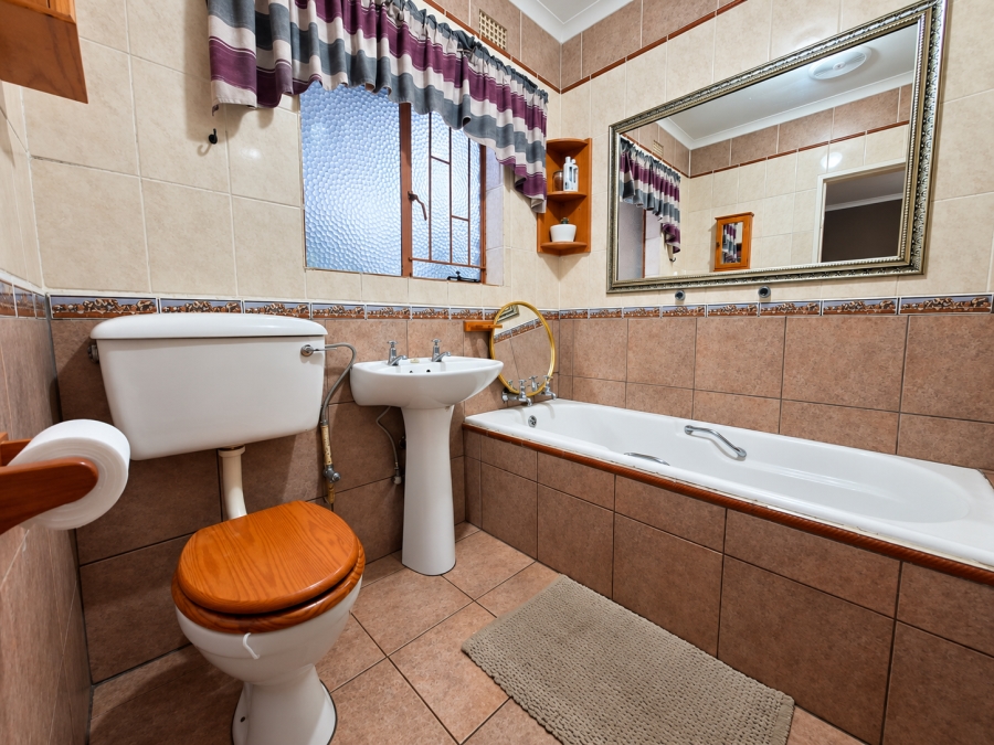 4 Bedroom Property for Sale in Falcon Ridge Gauteng