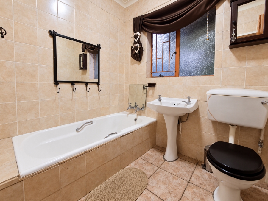 4 Bedroom Property for Sale in Falcon Ridge Gauteng