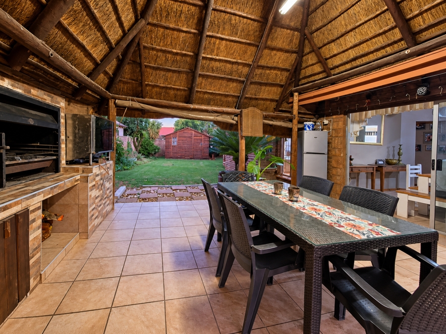 4 Bedroom Property for Sale in Falcon Ridge Gauteng