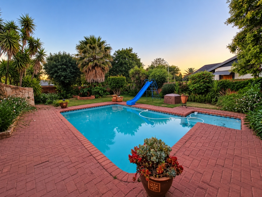 4 Bedroom Property for Sale in Falcon Ridge Gauteng