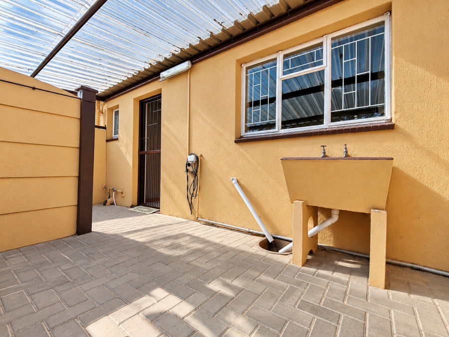 2 Bedroom Property for Sale in Three Rivers Gauteng