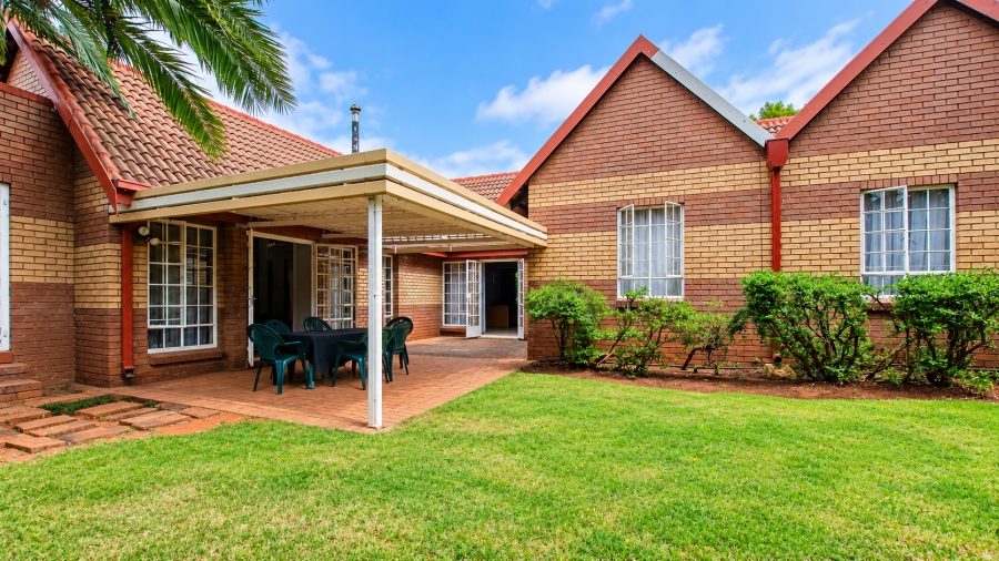 3 Bedroom Property for Sale in Faerie Glen Gauteng