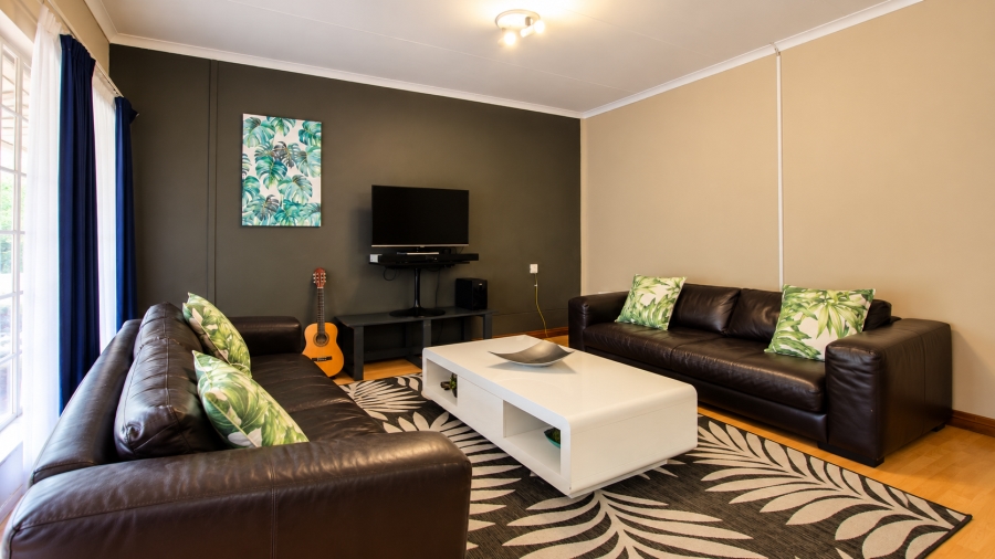 3 Bedroom Property for Sale in Faerie Glen Gauteng
