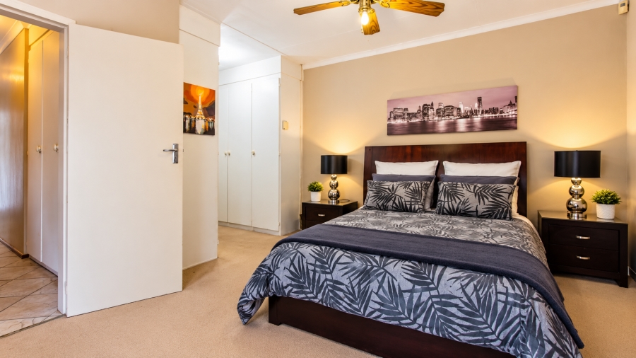 3 Bedroom Property for Sale in Faerie Glen Gauteng