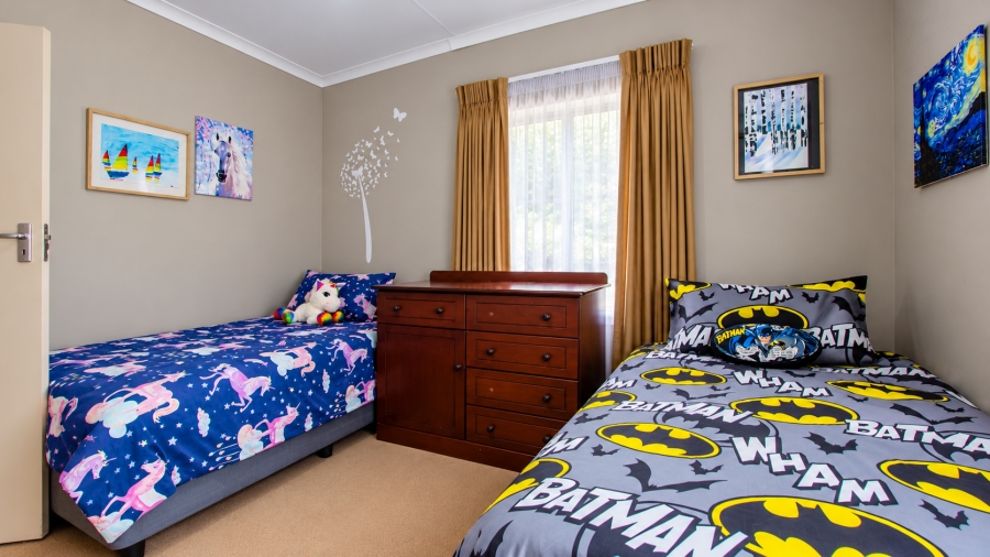 3 Bedroom Property for Sale in Faerie Glen Gauteng